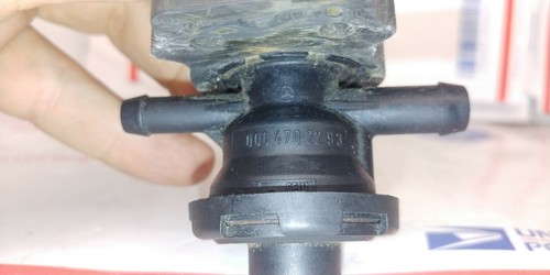 Mercedes W124 E Class R129 W140 C280 SL600 Fuel Regeneration Valve 0004702293 - Picture 3 of 5
