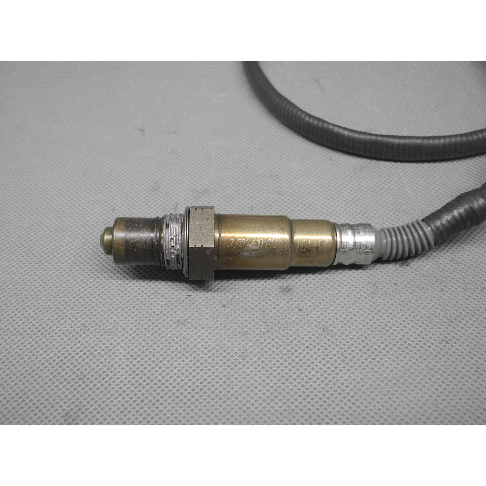 Upstream OE Bosch Lambda Oxygen Sensor 756141002 For BMW 550i 650i Rolls-Royce