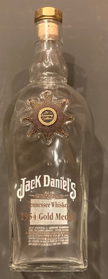 Jack Daniels empty 1954 GOLD MEDAL 750ml bottle with cap