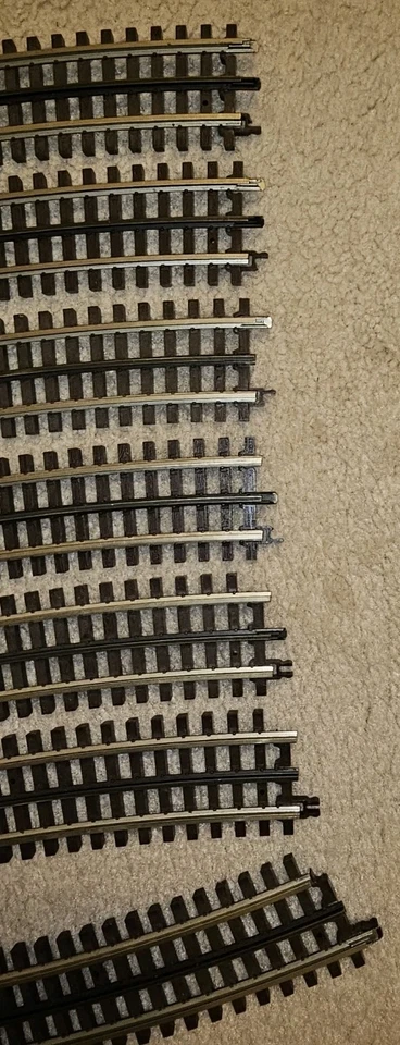 Atlas O #6062 - O-72 Full Curve 3-Rail Track - 16 Pieces - Full Circle - Image 4 of 4