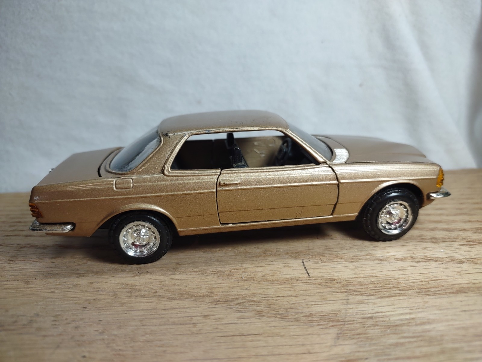 Conrad Mercedes Benz Coupe Gold 280c 1/35 Great Condition Made In Germany