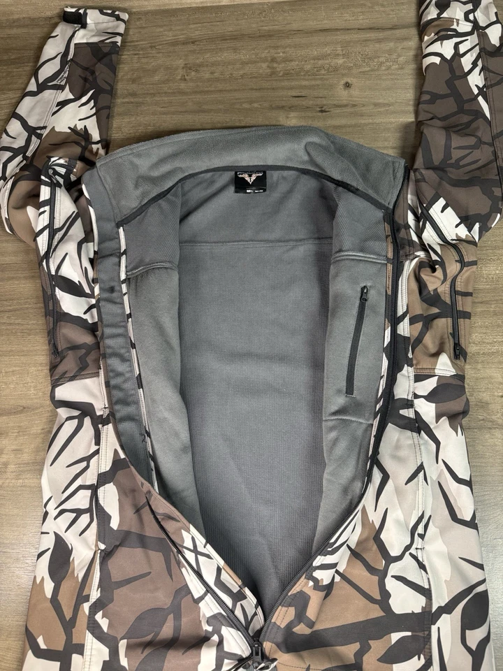 Predator Men’s Camo 4-Way Stretch Fabric Winter/Hunting Jacket Large - Image 4 of 4