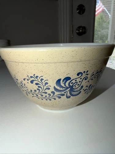 Vintage Small Pyrex 401 Homestead Blue Beige Mixing Bowl No Fading EUC