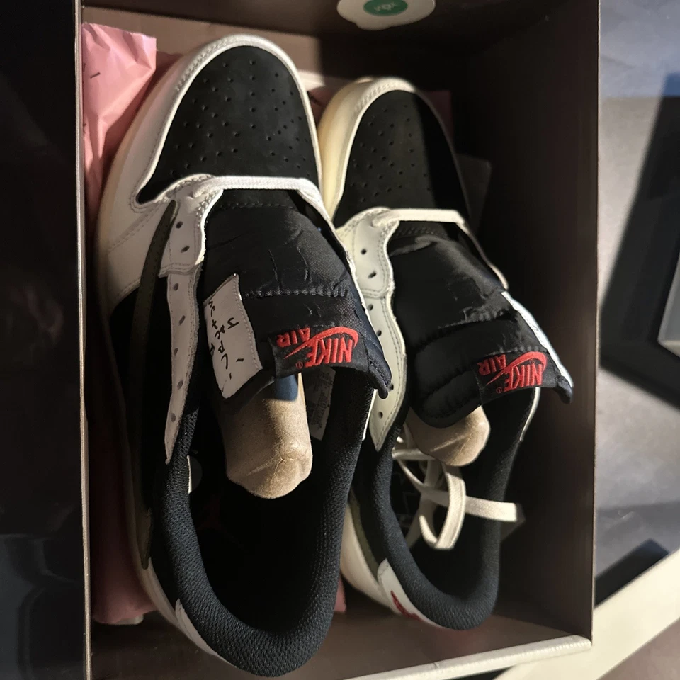 Talla 12W/10.5M - Jordan 1 Retro OG x Travis Scott Low Olive W (USADO) Foto 3 de 4