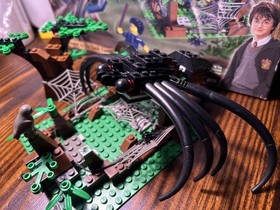LEGO Harry Potter (2002) Chamber of Secrets 4727: Aragog in the Dark Forrest 98%