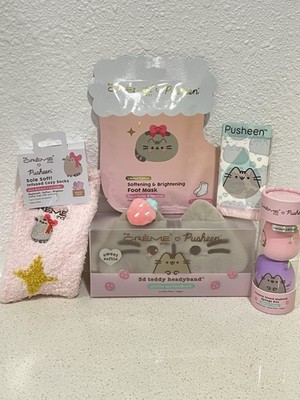The Crème Shop x Pusheen Limited Edition Vegan Beauty Bundle Socks Foot Mask