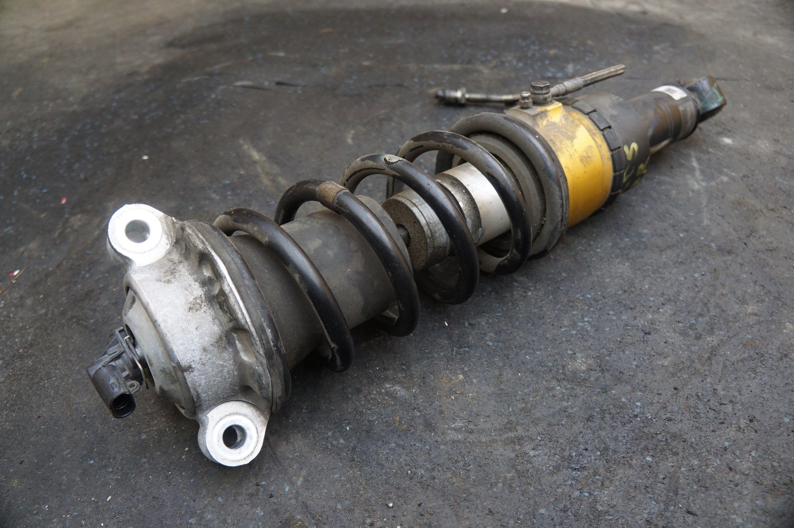 Front Shock Spring Strut Coil Assembly 301450 OEM Ferrari 458 Italia Spider