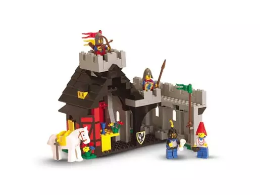 Lego 10000 Guarded Inn Rerelease of Set 6067 |