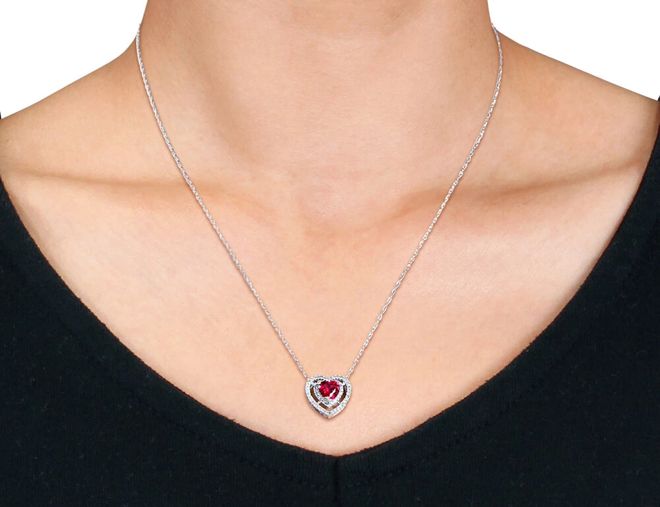 1.20 克拉 (ctw) 实验室制造的红宝石和钻石心形 Pendan 10K 金色 — 第 2/4 张图片