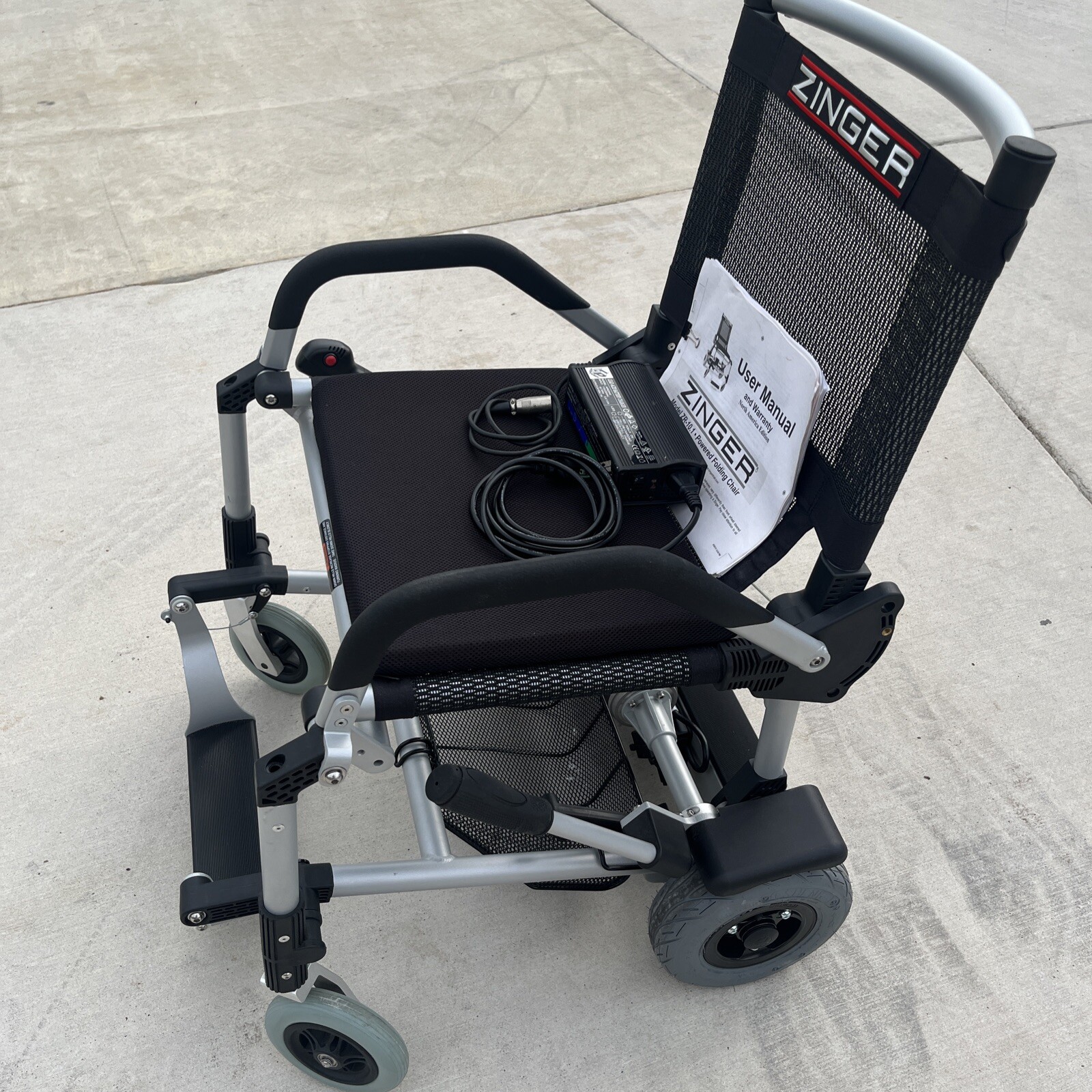 Zinger electric wheelchair In great condition May Need A BATTERY