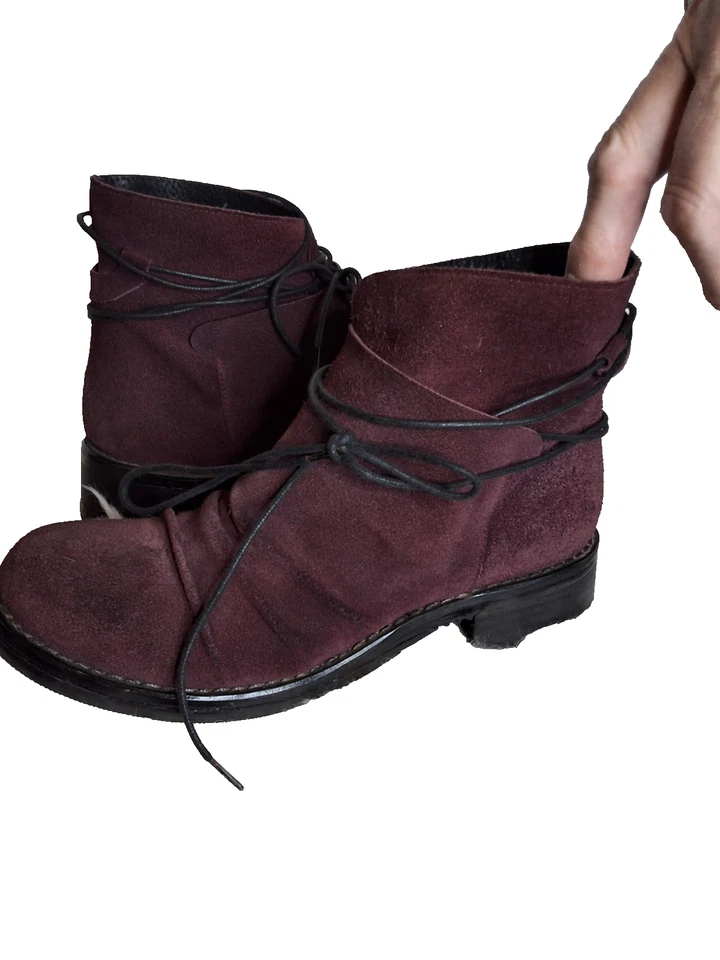 Botas al tobillo SUNDANCE Wine Iris Track gamuza envolventes 8 Foto 2 de 4
