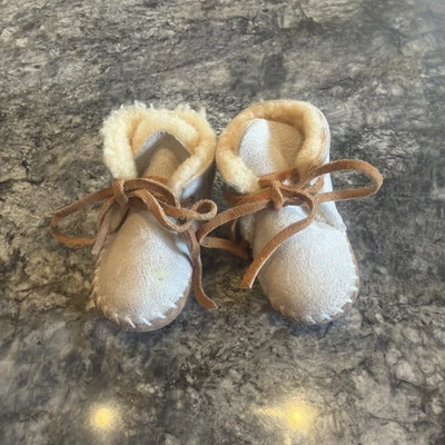 Vtg Native American Moccasins Suede Lined "Infant Tag Sz 2" USA Made #309 - Photo 1/4