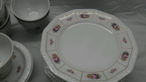 Nice 18 pcs Rosenthal classic rose collection salad plates cups saucers - Picture 2 of 5