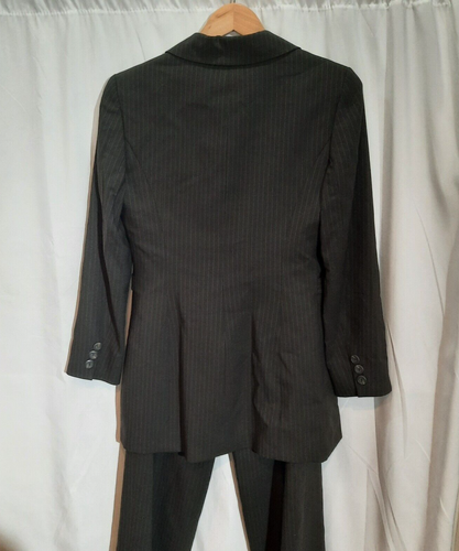 Greta Garbo Collection Pin-Striped Pant Suit Size 4 - Nordstroms - Picture 5 of 8