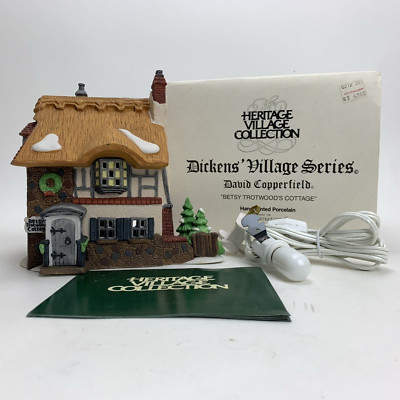Dept 56 Betsy Trotwood's Cottage 5550-6 David Copperfield Dickens Village Series