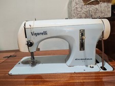 MACCHINA DA CUCIRE A PEDALIERA…