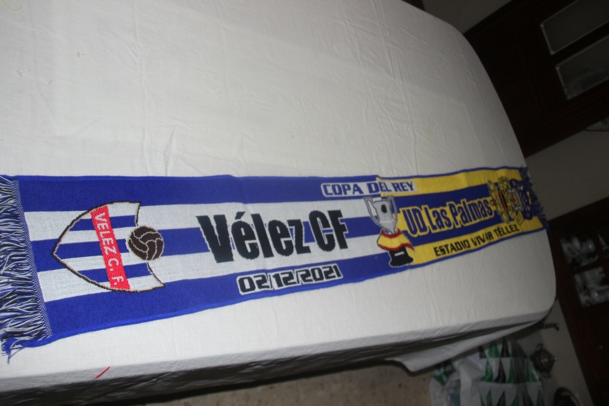 BUFANDA ELIMINATORIA COPA DEL REY 2-12-2021 VELEZ Y LAS