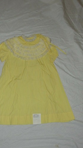 BONWIT TELLER? SIZE 4 YELLOW GIRLS DRESS - Picture 2 of 7