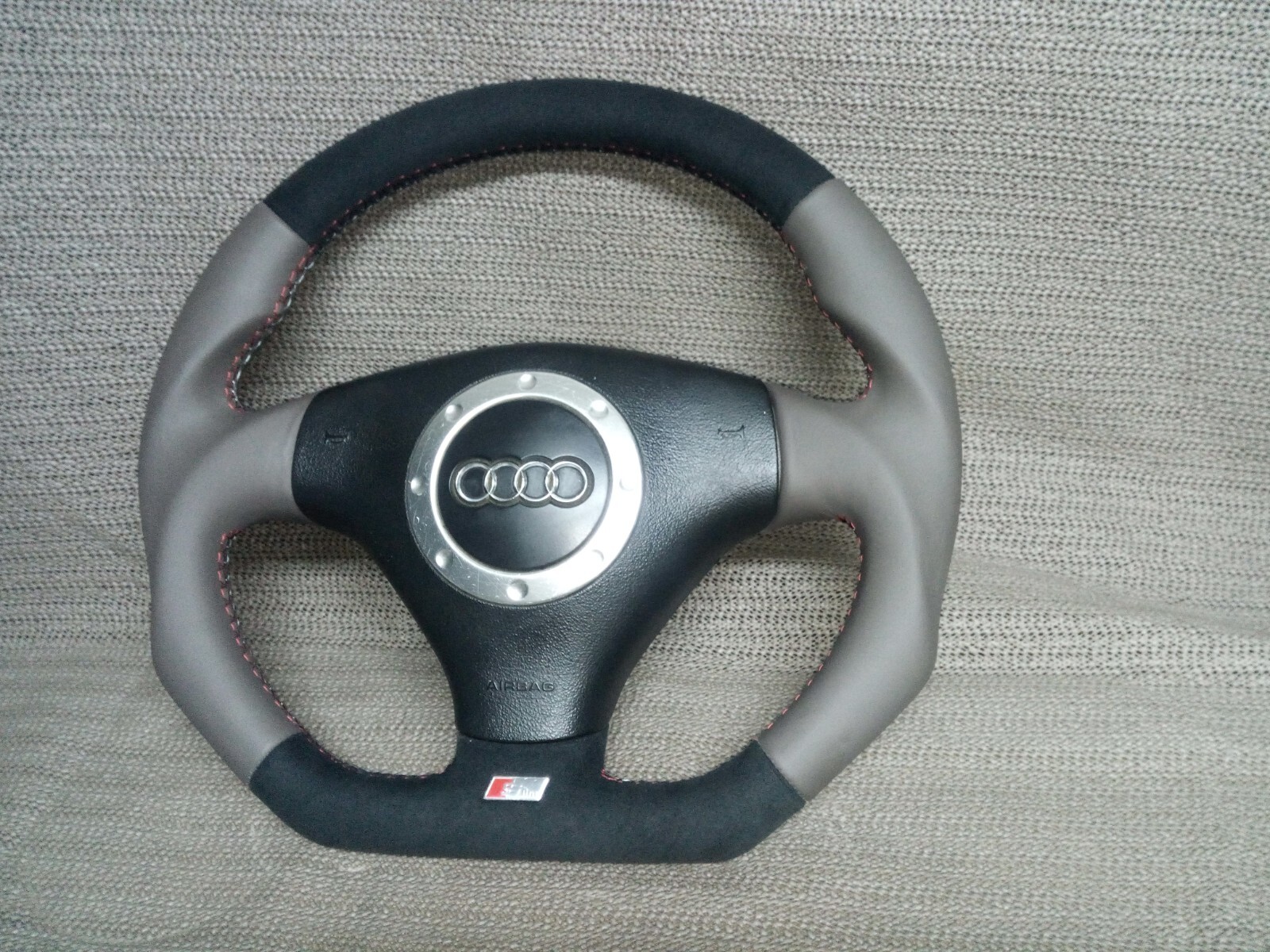 Foto 1 di 2