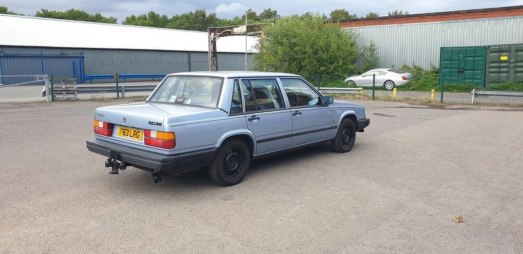 1988 Volvo 740 SE 2.0 Auto - Picture 3 of 20