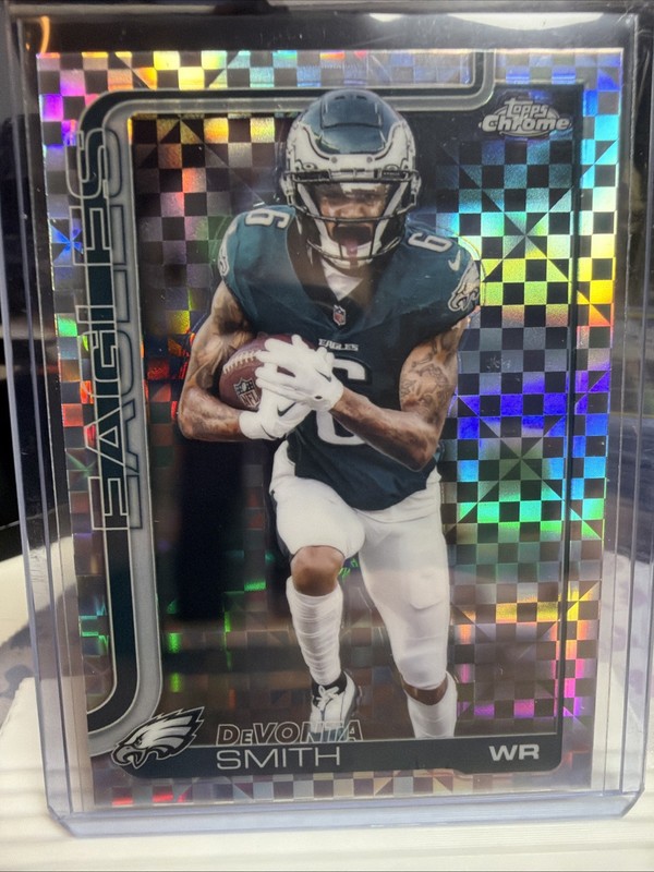 2025 Topps Chrome - DeVonta Smith #244 X-Fractor