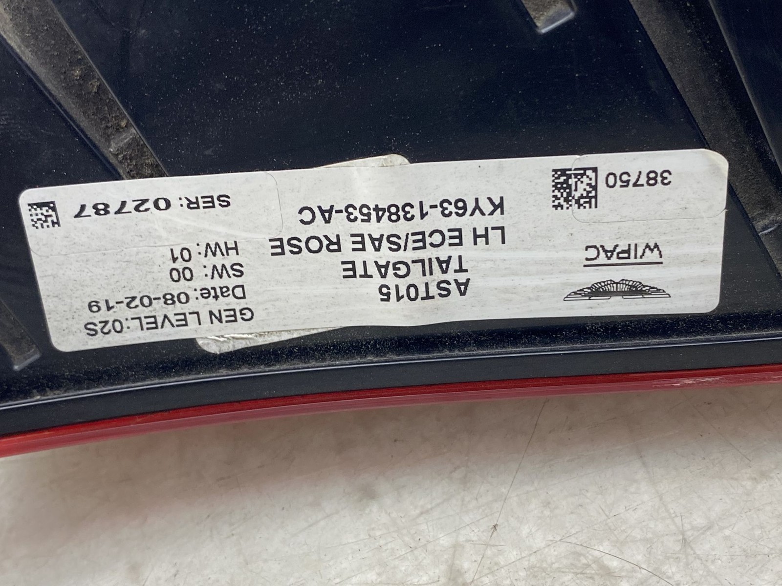 2019-2023 ASTON MARTIN VANTAGE REAR LEFT INNER TRUNK LID MOUNTED TAILLIGHT LAMP