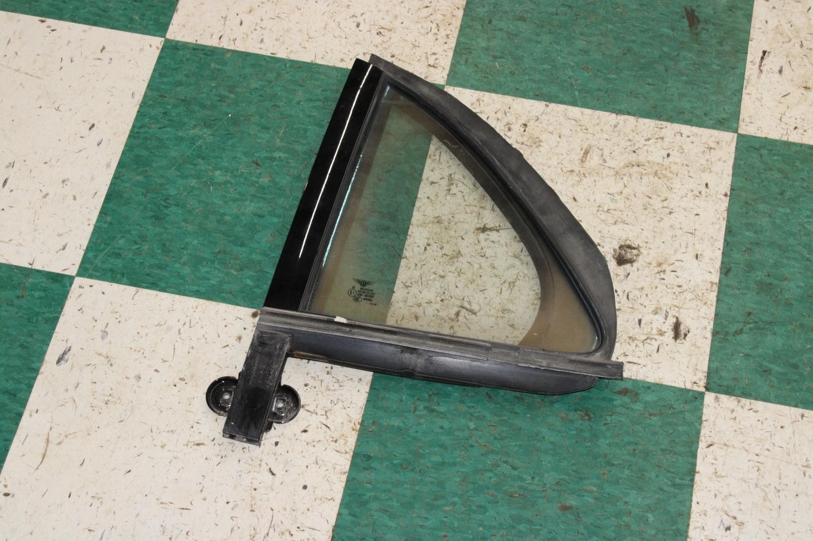 Bentley Flying Spur 2013-2018 REAR+LEFT Quarter glass