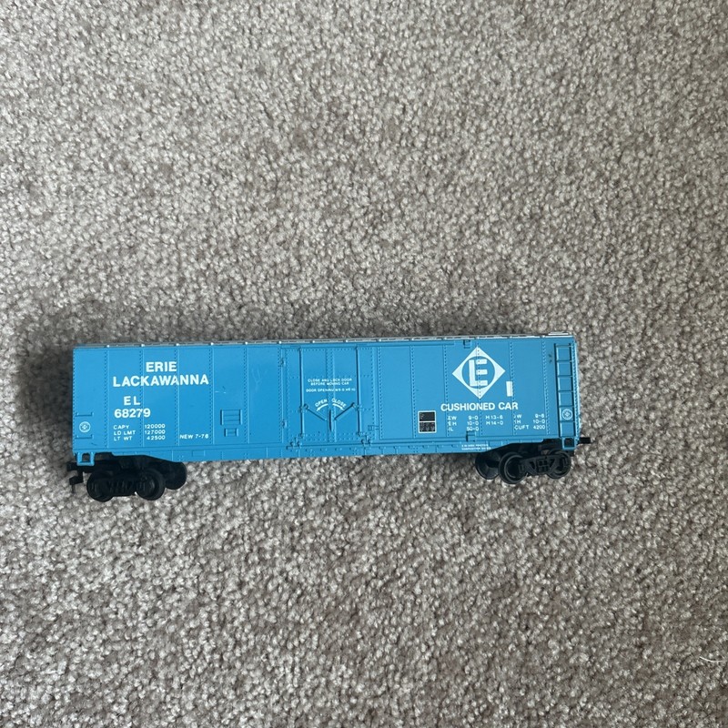 HO Scale Erie/Lackawanna Boxcar