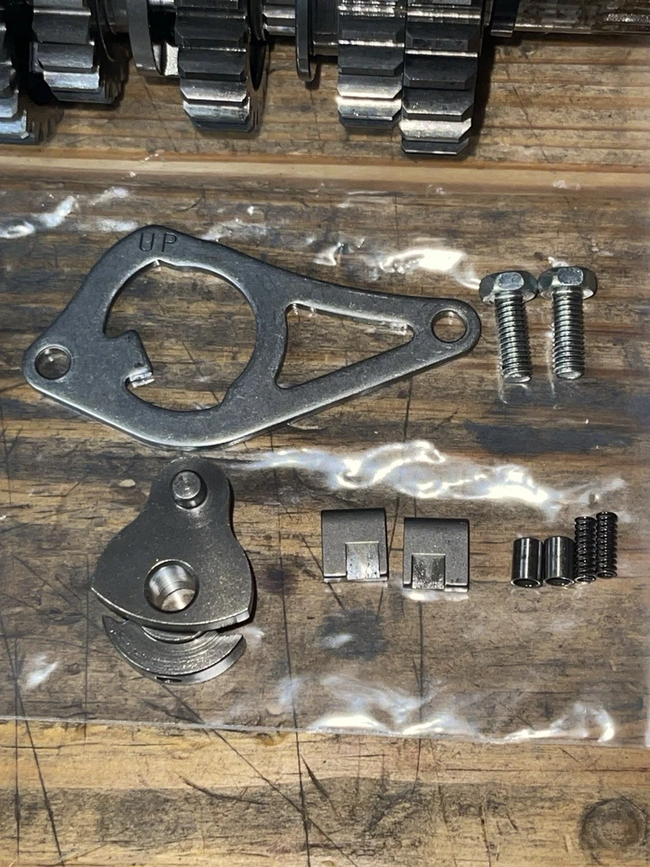 2006 Honda CRF250R коробка передач и переключение передач в сборе - Изображение 4 из 4