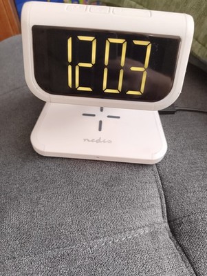 Nedis Wecker mit Wireless Charging in Weiß USBC Ladewecker