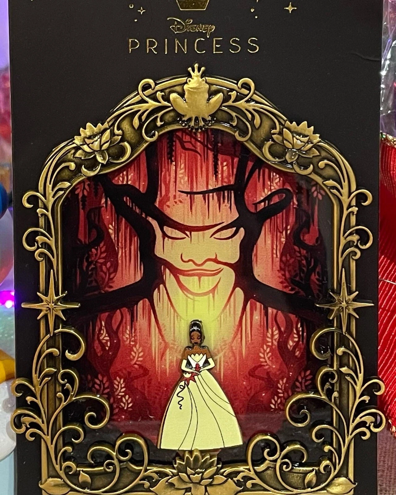Disney TIANA & DR FACILIER Spellbound LE300 Jumbo Pin PRINCESS AND THE FROG Gold