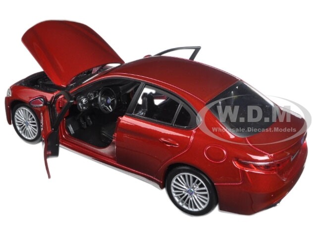 2016 ALFA ROMEO GIULIA BURGUNDY 1/24 DIECAST MODEL CAR BY BBURAGO