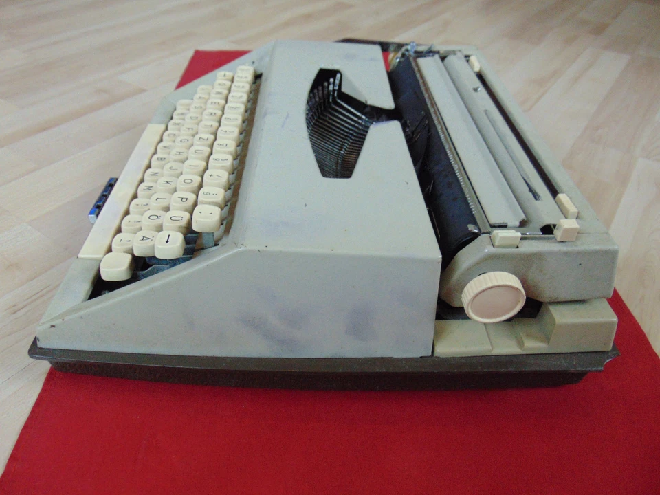 Alte Reise Schreibmaschine  Antik - Bild 4 von 4