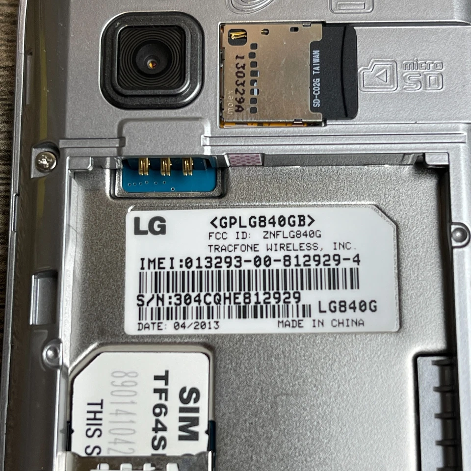 LG 840G 3.2" Touchscreen 2.0MP Bluetooth & Wi-Fi (TracFone) Android Cell Phone - Image 4 of 4