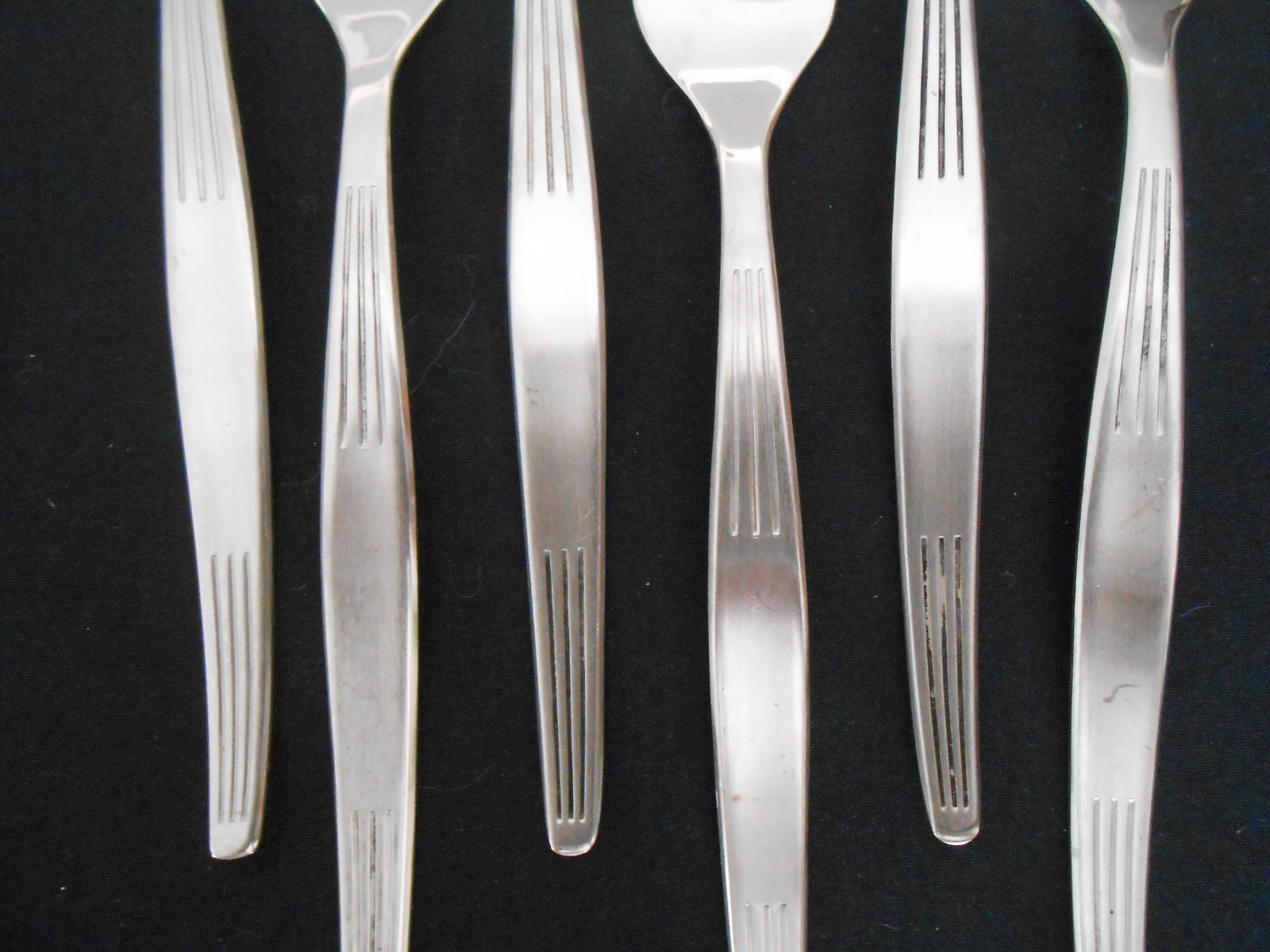 22 Pc HENCKELS Vertical Lines Mixed Lot KNIVES, FORKS, SPOONS