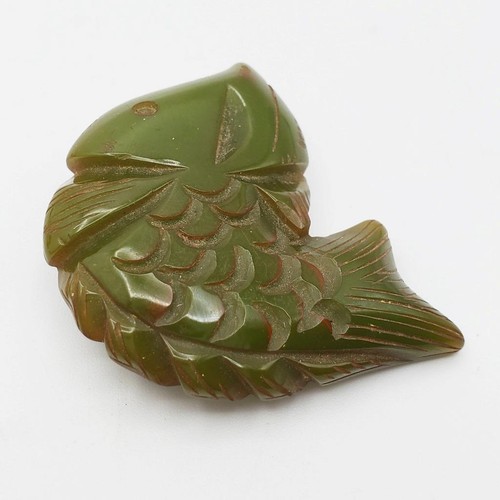 Vintage Carved Green Bakelite Fish Pin Brooch 2” Koi Faux Jade - Bild 3 von 6