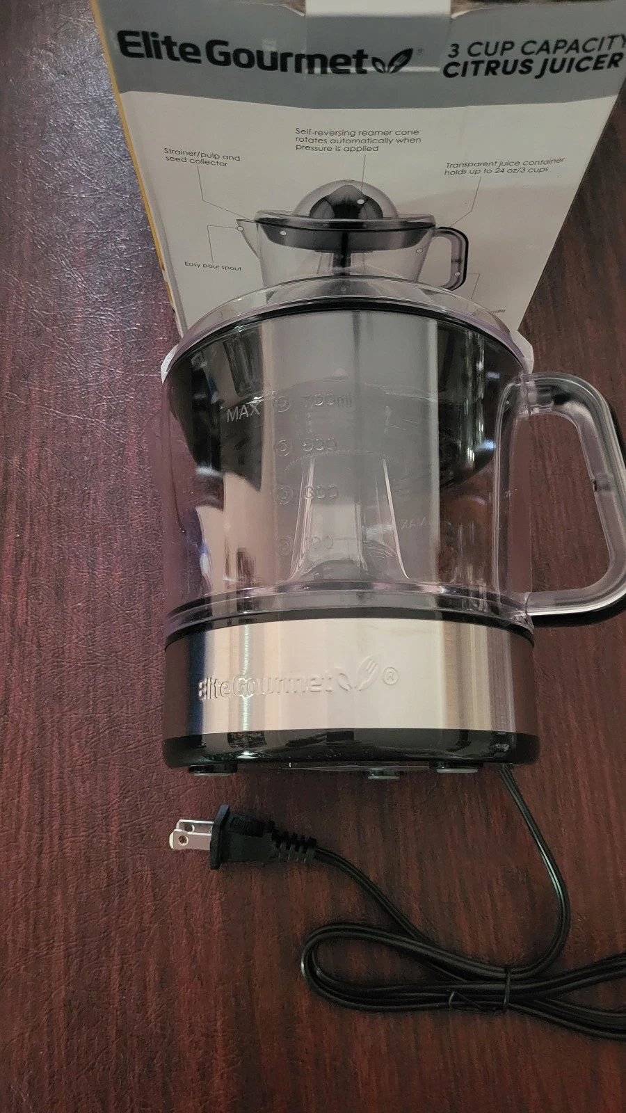 Elite Gourmet ETS623 BPA-Free 40-Watt Electric Citrus Juicer Compact