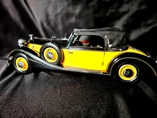 RARE CMC 1937 Horch 853 Yellow / Black 1:12 Scale Inv. #4697