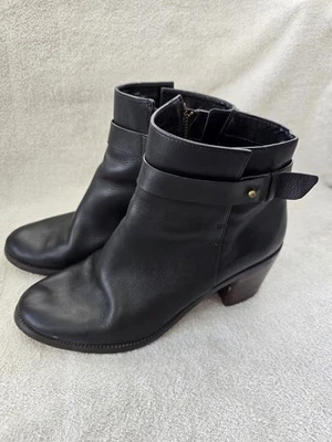 EUC Halogen Black Leather Boot Women's 7M - Image 1 of 4