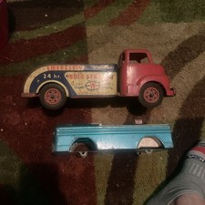 Vintage Wyandotte Auto Service Tow Truck Red And Extra Blue Truck