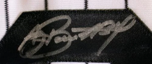 Enmarcado A.J. Camiseta deportiva autografiada por Burnett GA Foto 3 de 4