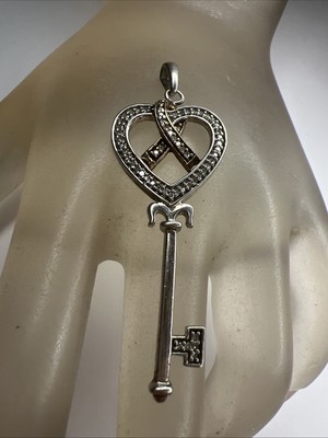 Jane Seymour Sterlingsilber zweifarbig offene Herzen Diamant Schlüssel Anhänger