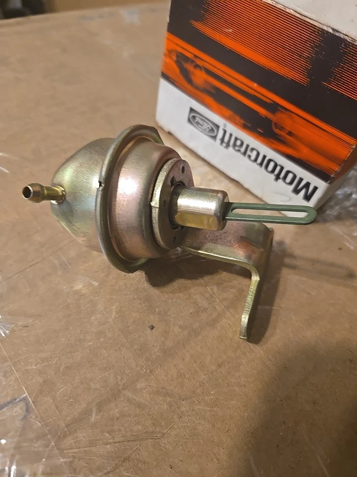 Nos 1975-80 Ford Motorcraft CK-2015 A Carb Choke Pull-Off Ford LINCOLN Mercury - Image 3 of 4