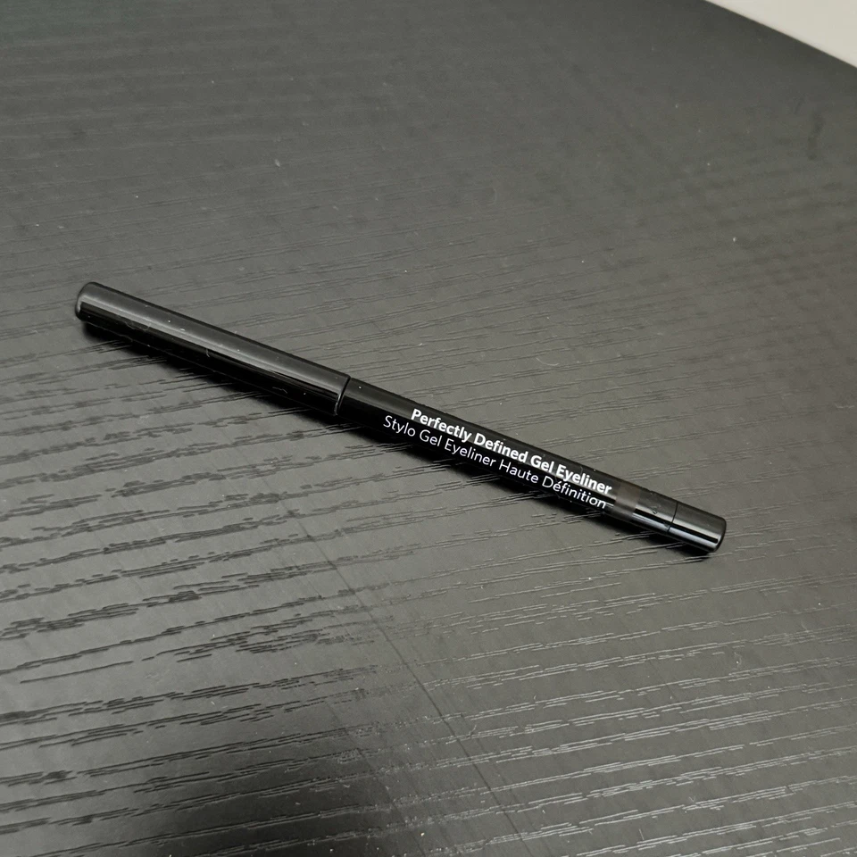 Delineador de ojos en gel Bobbi Brown perfectamente definido TRUFA DE CHOCOLATE 0,01 oz/.35 g talla completa Foto 2 de 2