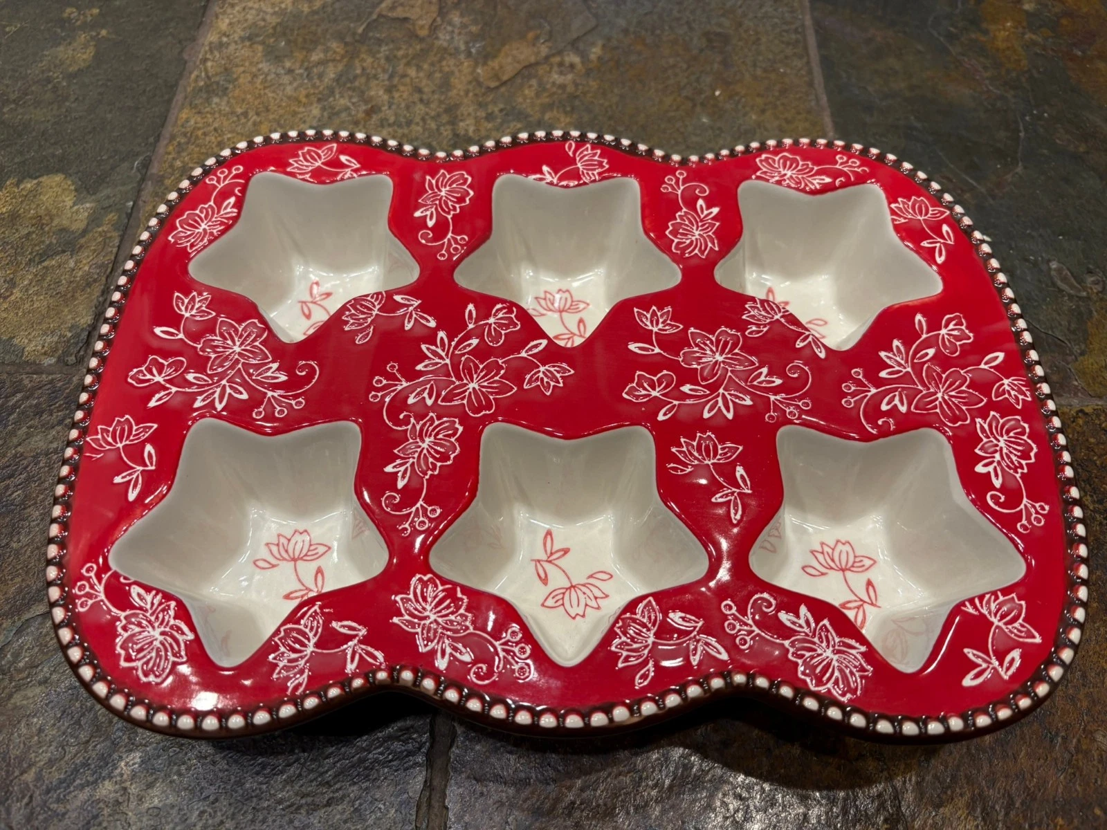 Temp-Tations Red Floral Lace Star-Shaped Muffin Cupcake Tin