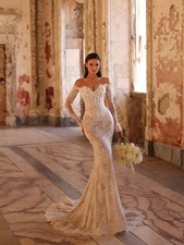 Shiny Pearls 3D Flower Lace Mermaid Wedding Dress Vneck Off Shoulder Bridal Gown