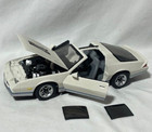 1/18 Sunstar 1982 Chevy Camaro Z28 w/ T-Tops, White