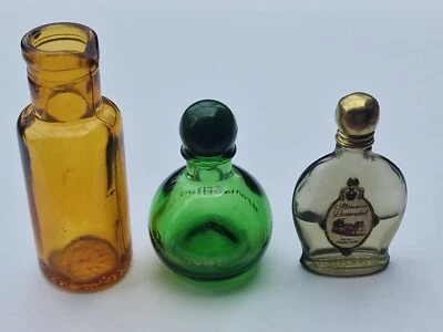 Konvolut 3 alte Glasflaschen Flacon Mouson Lavendel mit der Postkutsche ua leer - Bild 1 von 4