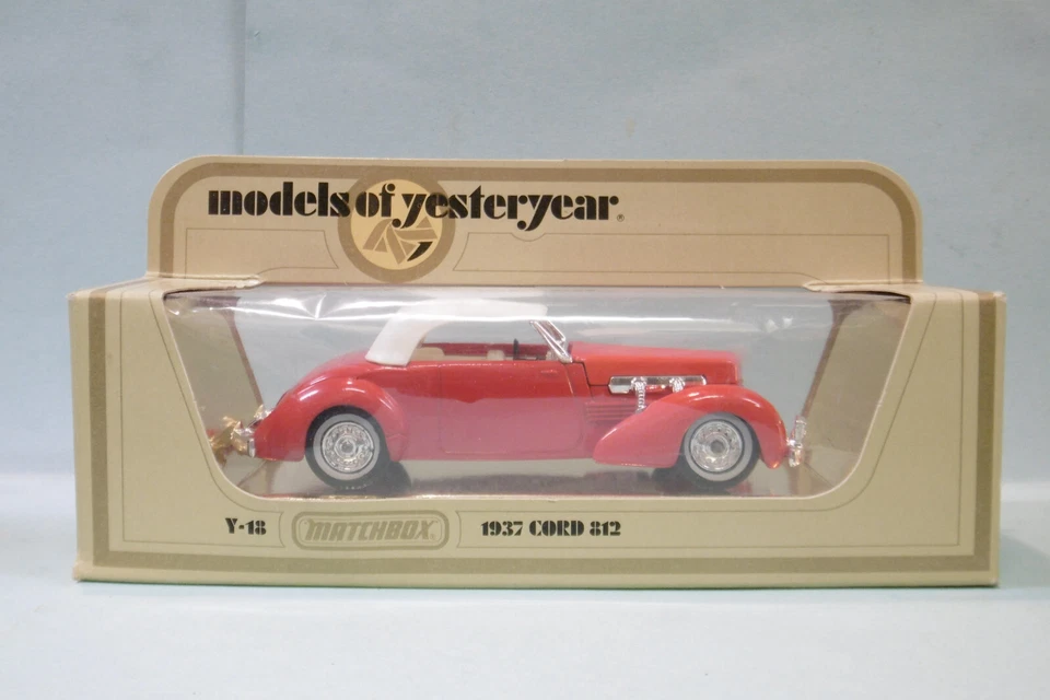 Matchbox - CORD 812 Supercharged 1937 cabriolet rouge réf. Y-18 BO 1/43 - Photo 4/4