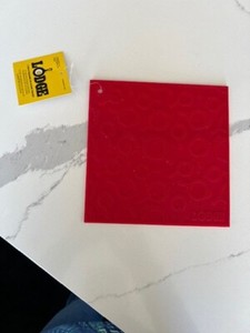 Lodge 7 Inch Square Silicone Skillet Pattern Trivet Red New with Tags Excellent